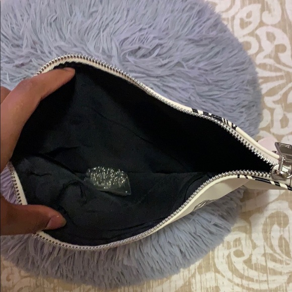 Gun clutch bag - Picture 2 of 2